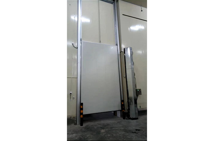 垂直提升保温门