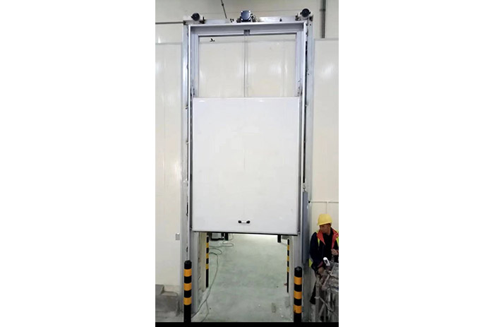 垂直提升保温门
